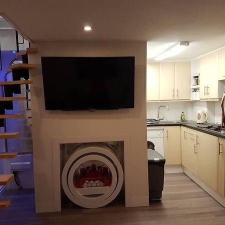 Beautiful Holiday Studio In The Heart Of Rochester Rochester  Exterior foto