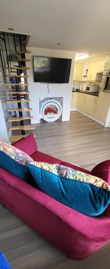 Beautiful Holiday Studio In The Heart Of Rochester Rochester  Exterior foto